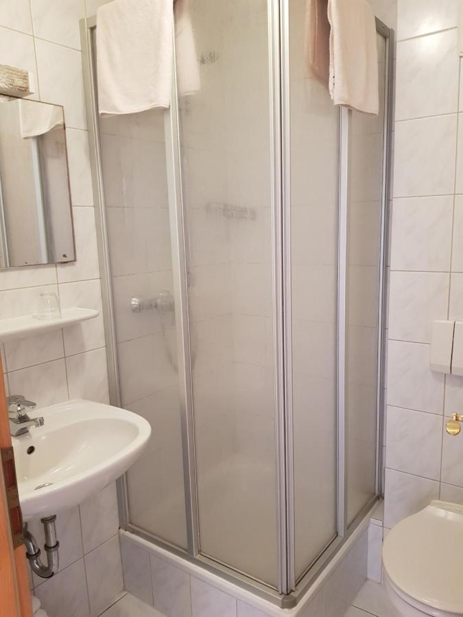 Duschlwirt Hotell Ampfing Eksteriør bilde